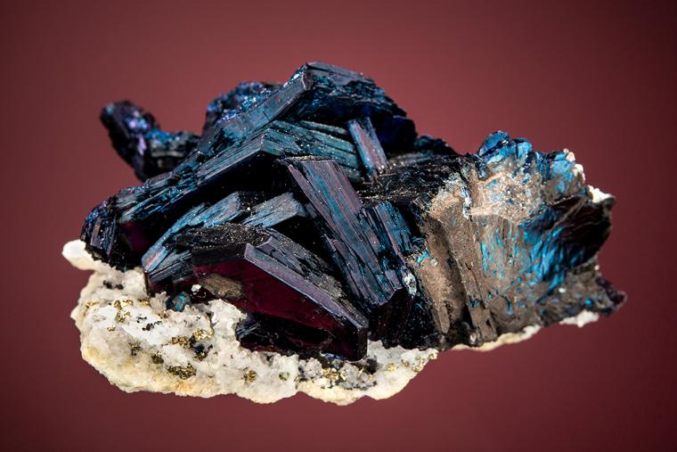 COVELLITE on QUARTZ
